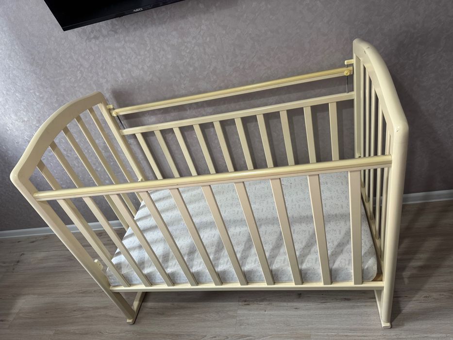 Продам детскую кровать манеж