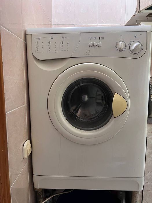 Продается стиральная машина Indesit (Оригинальная итальянская версия)