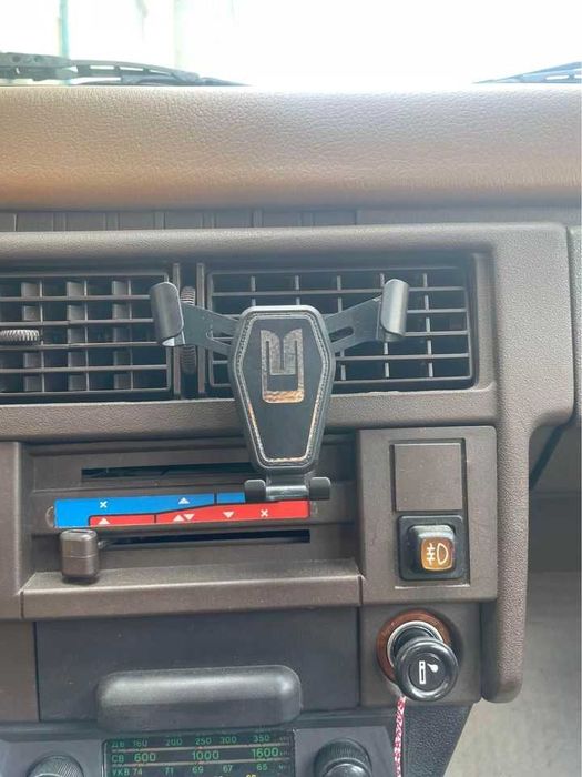 Поставка за телефон с логото на марката ,,Москвич"