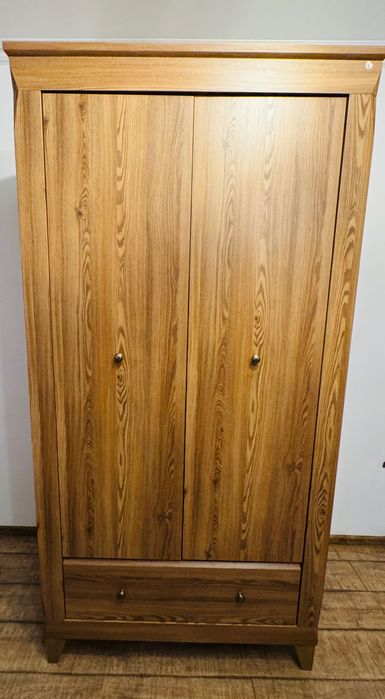 Vând dulap cu 2 usi+sertar -livrare gratuită in jud.Botosani