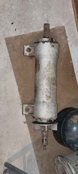 Ax circular cu lagare si rulmenti