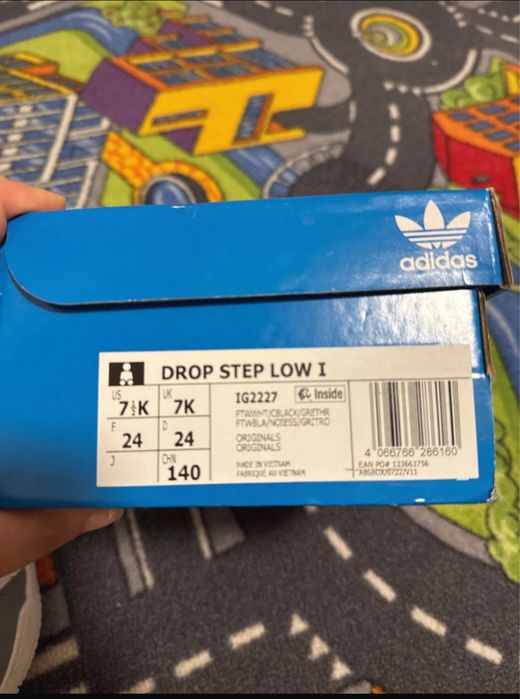 Adidasi drop step