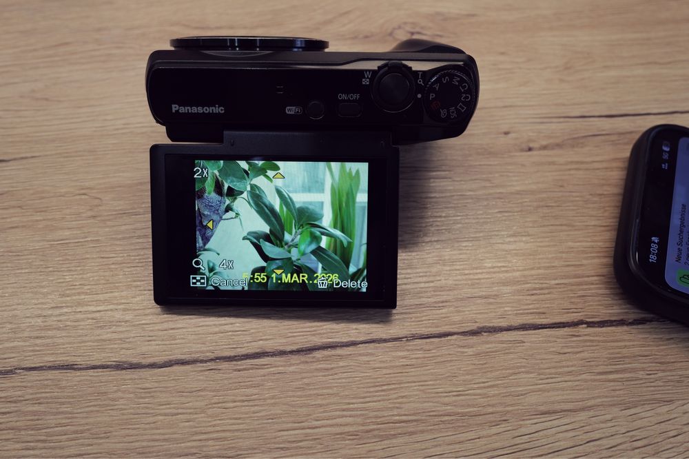 Aparat foto Panasonic Lumix TZ55 cu WiFi de Top ecran rabatabil Leica