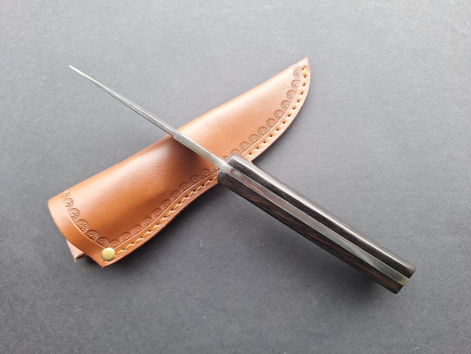 Ловен нож с кожена кания-стомана D2