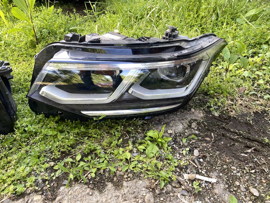Far VW Tiguan 2 facelift 2020 - 2022 faruri stanga dreapta led