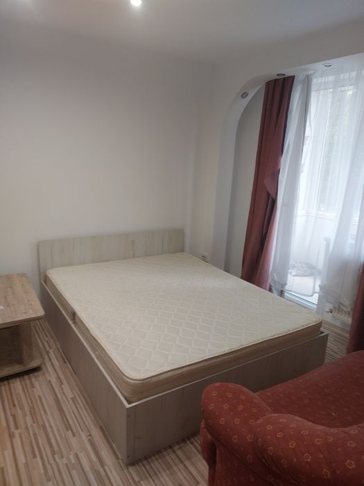 Închiriez apartament