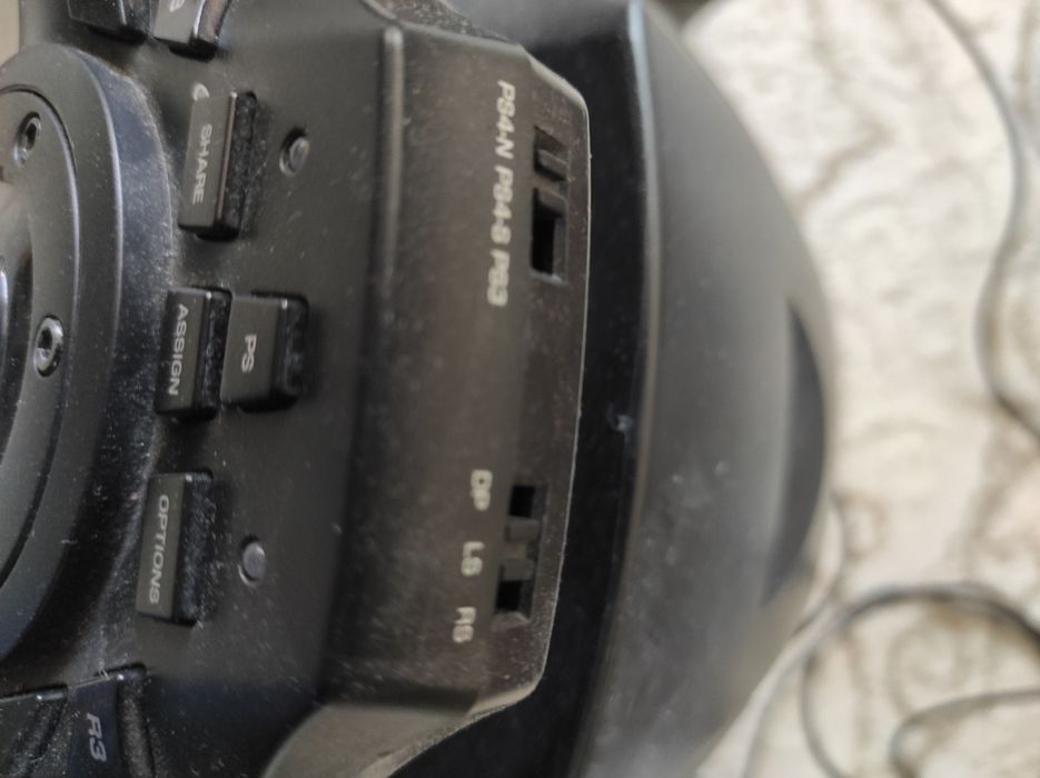 Продаю руль работает на PS3 PS4
