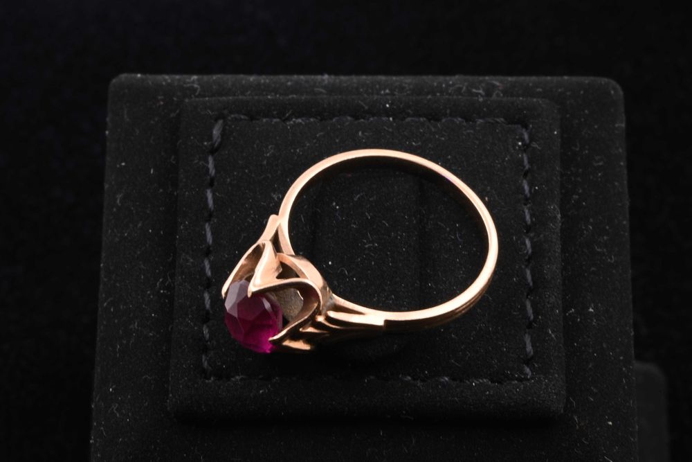 Златен Пръстен с Рубин Съветски Съюз ( Русия) 583 ( 14к)