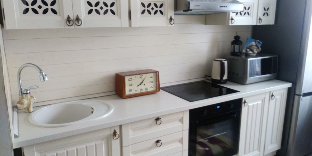 Янтарь.Старинные часы.