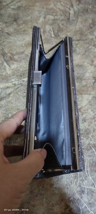 Клатч серебристого цвета