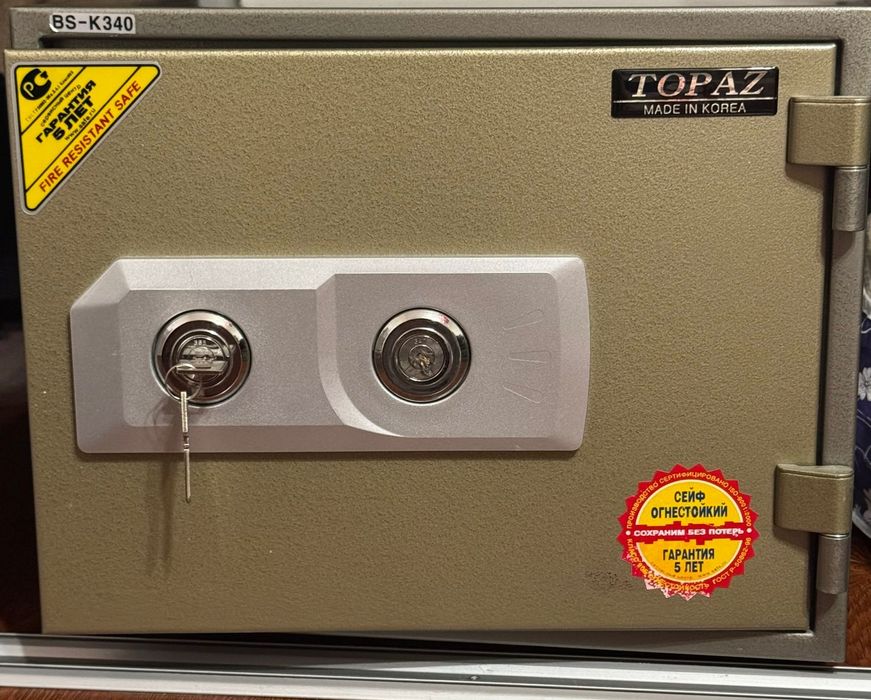 Продам сейф огнеупорный.