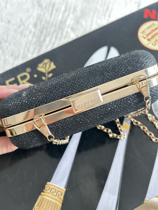Продам клатч от Мэри кей