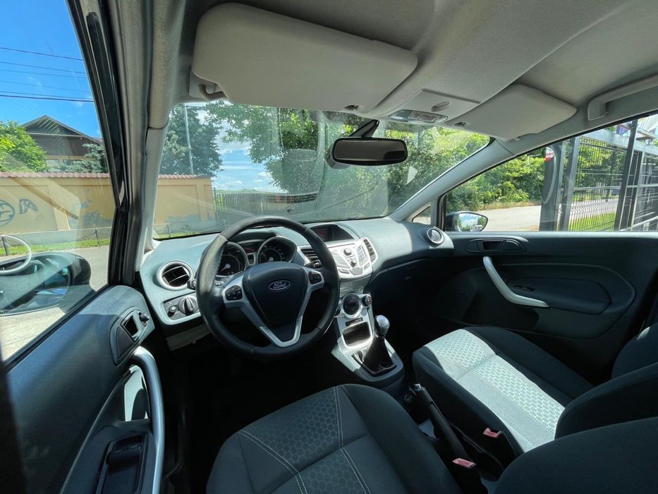 Ford fiesta 1.4 benzina 2009 titanium 97 cp RATE FIXE