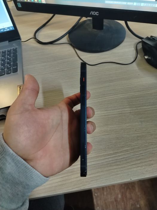 Iphone 12 polniy radnoy 85 yomkist