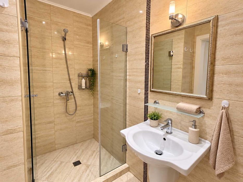 Продава се Тристаен апартамент в к.к. Слънчев бряг - 70 кв.м за 1686 €/кв.м - Снимка #5
