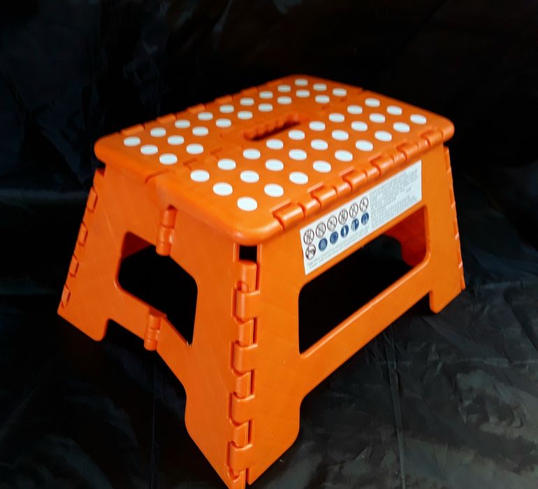 Scaune pliabile din plastic rezistent pentru copii NOI - 35 Lei/ Buc