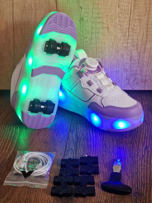 Adidasi cu role detașabile