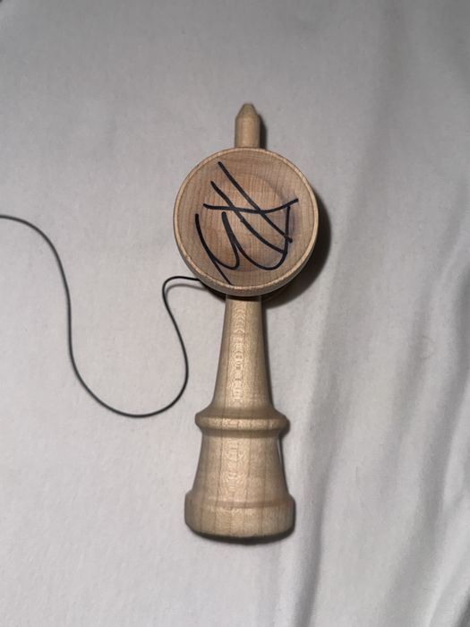 Kendama lotus krom. Tama lotus flow cu ken lambo de la krom negociabil