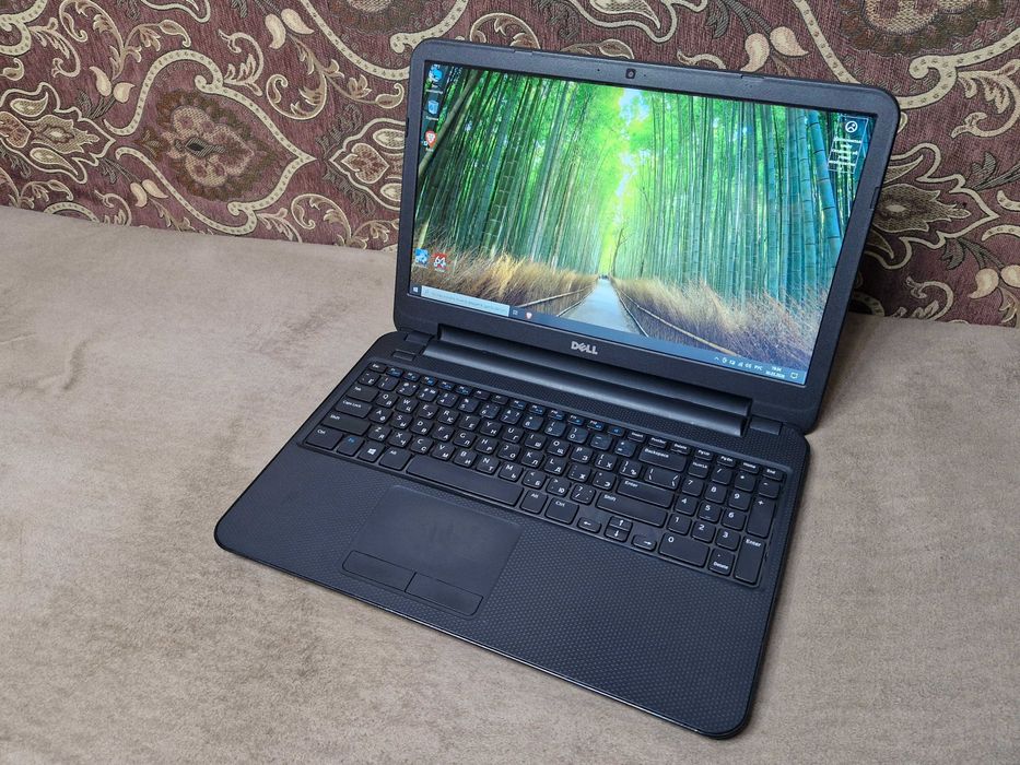 DELL. Батарею держит 2 часа