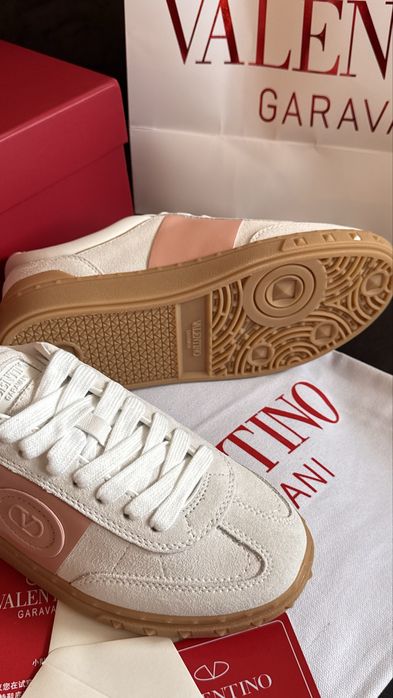 Adidasi Valentino -marime 36,37/premium full box/video