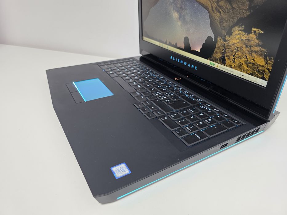 Laptop  CA NOU GAMING display MARE Alienware i7 512ssd  nVIDIA GTX 2080 17.3 2K 120HZ  . GARANTIE