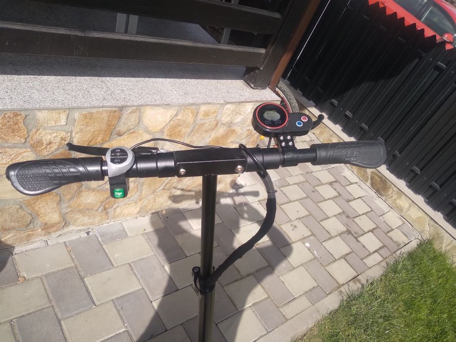 Vând trotinetă  electrică