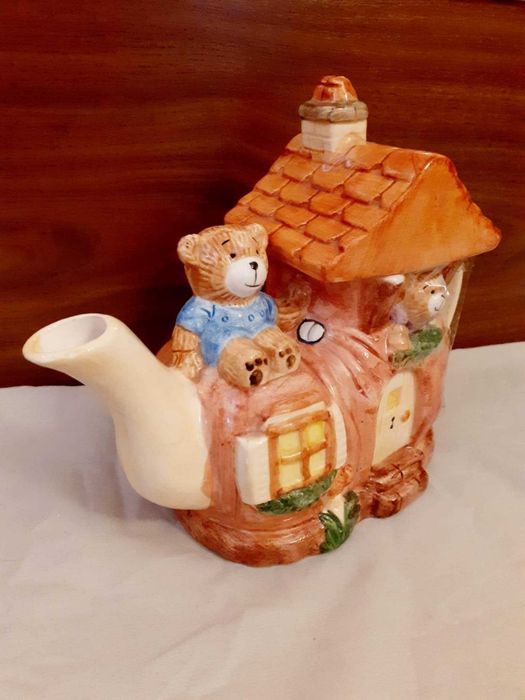 Два чайника "Къщата с мечета" и "Къщата с бухалите"