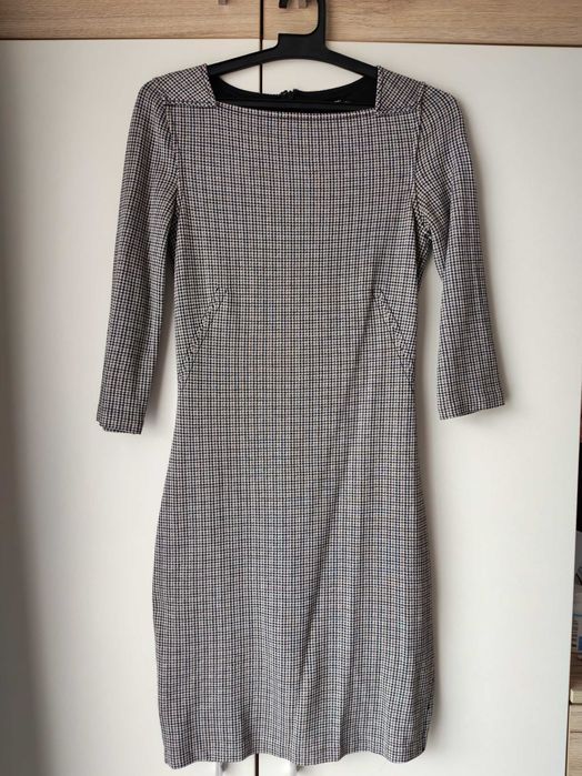 Вталена рокля Mango и късо сако KENSOL, пасващи си идеално, размер S