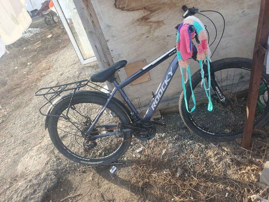 Великий продается