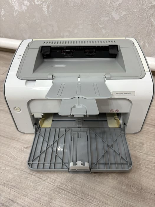 Лазерный принтер HP P1102