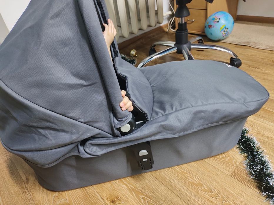 Продам коляску 3в1