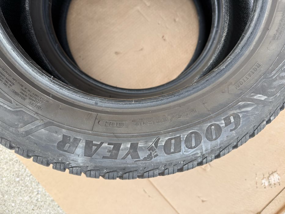 Зимни гуми Goodyear 205/60/16 dot4120 |7мм