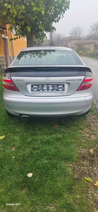 Mercedes c 200            .
