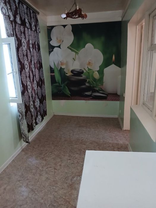 Charvoq kvartira sotiladi 2/1/2. 52m²