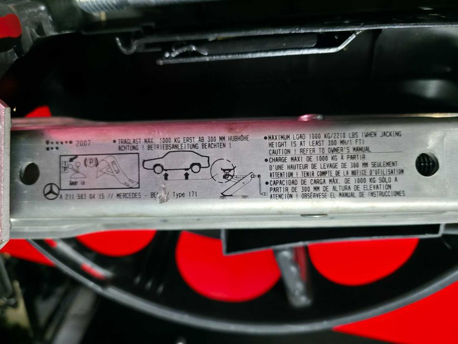 Kit Cric AUTO Cheie Organizator OEM Mercedes C-Class E-Class W212 213