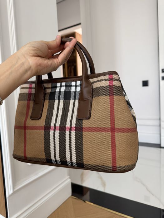 Сумка под Burberry