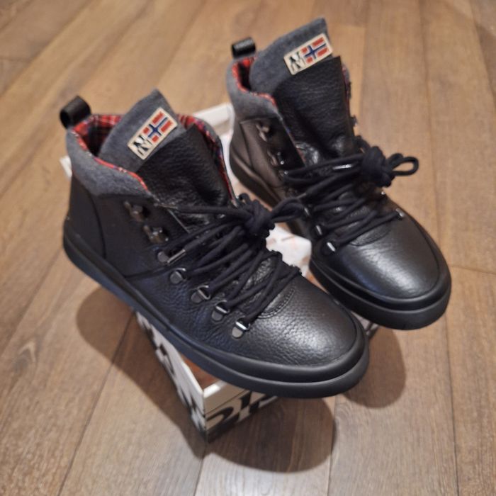 Боти кожени-черни Napapijri