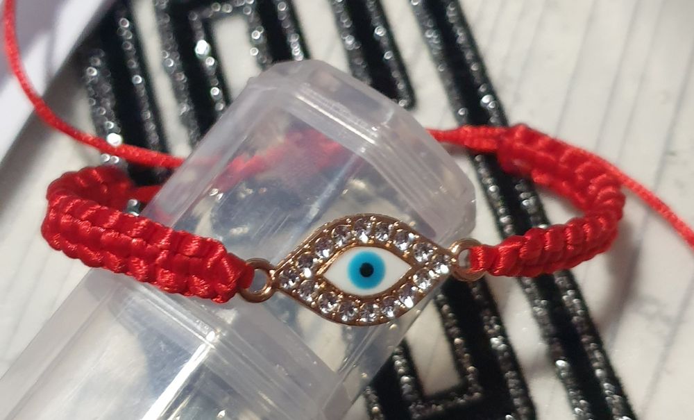 Ръчно изработени гривни на изгодни цени