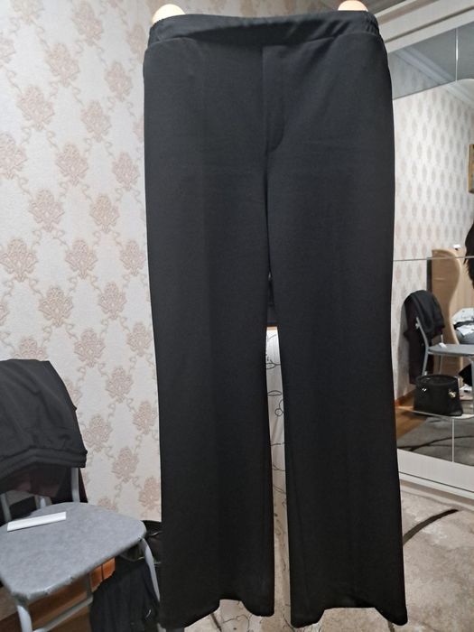 Продам брюки черную Зара