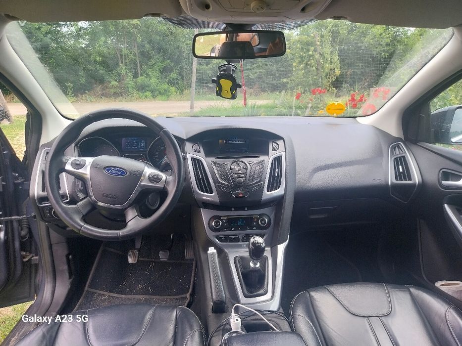 Vând Ford focus an2013