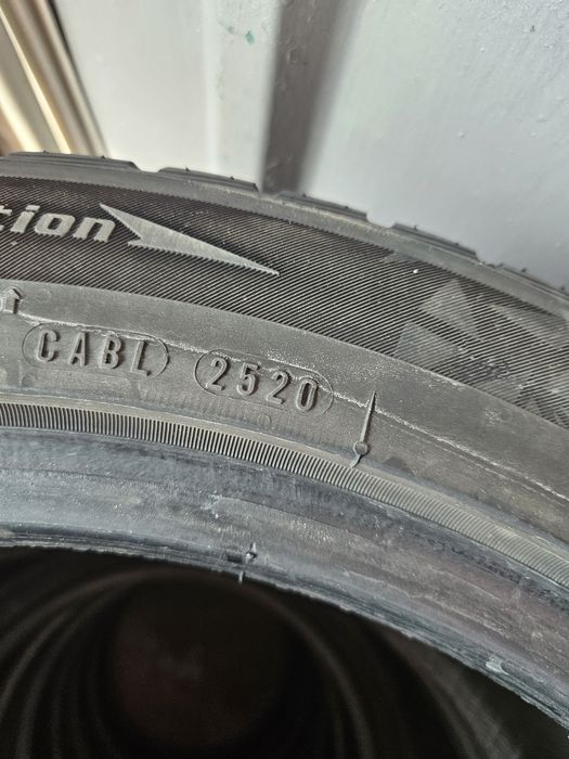 Гуми 245/45/18 2броя