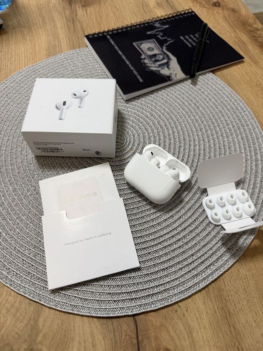 Слушалки AirPods Pro 3