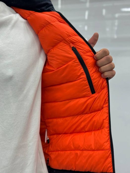 Безрукавка новая, 52 размер