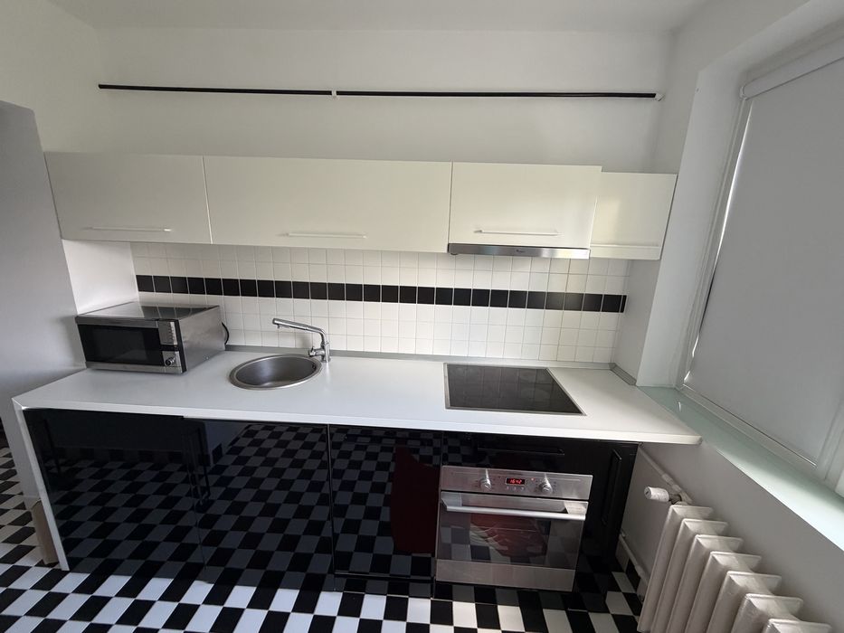 Mobilă bucătărie completă + electrocasnice Bosch / Electrolux / Beko – stare foarte bună