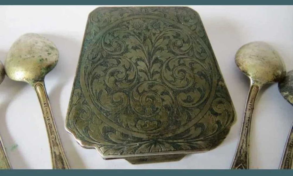 Pudriera foarte veche argint si lingurite