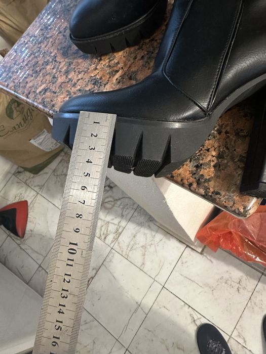 Боти с висок ток