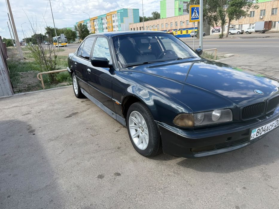 Продам BMW E38 730i
