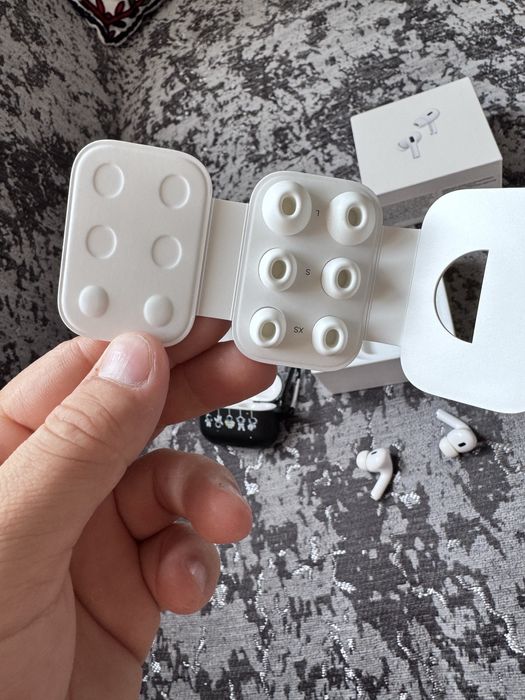 AirPods Pro 100% оригинал.