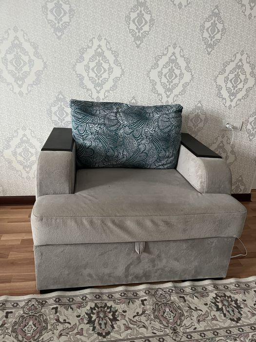 Кресло мягкое с отсеком