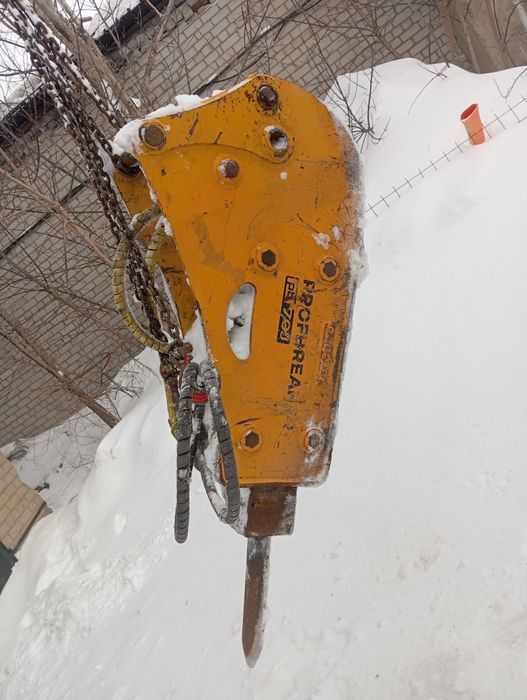 Продам Гидромолот от  JSB 3CX 4 CX.